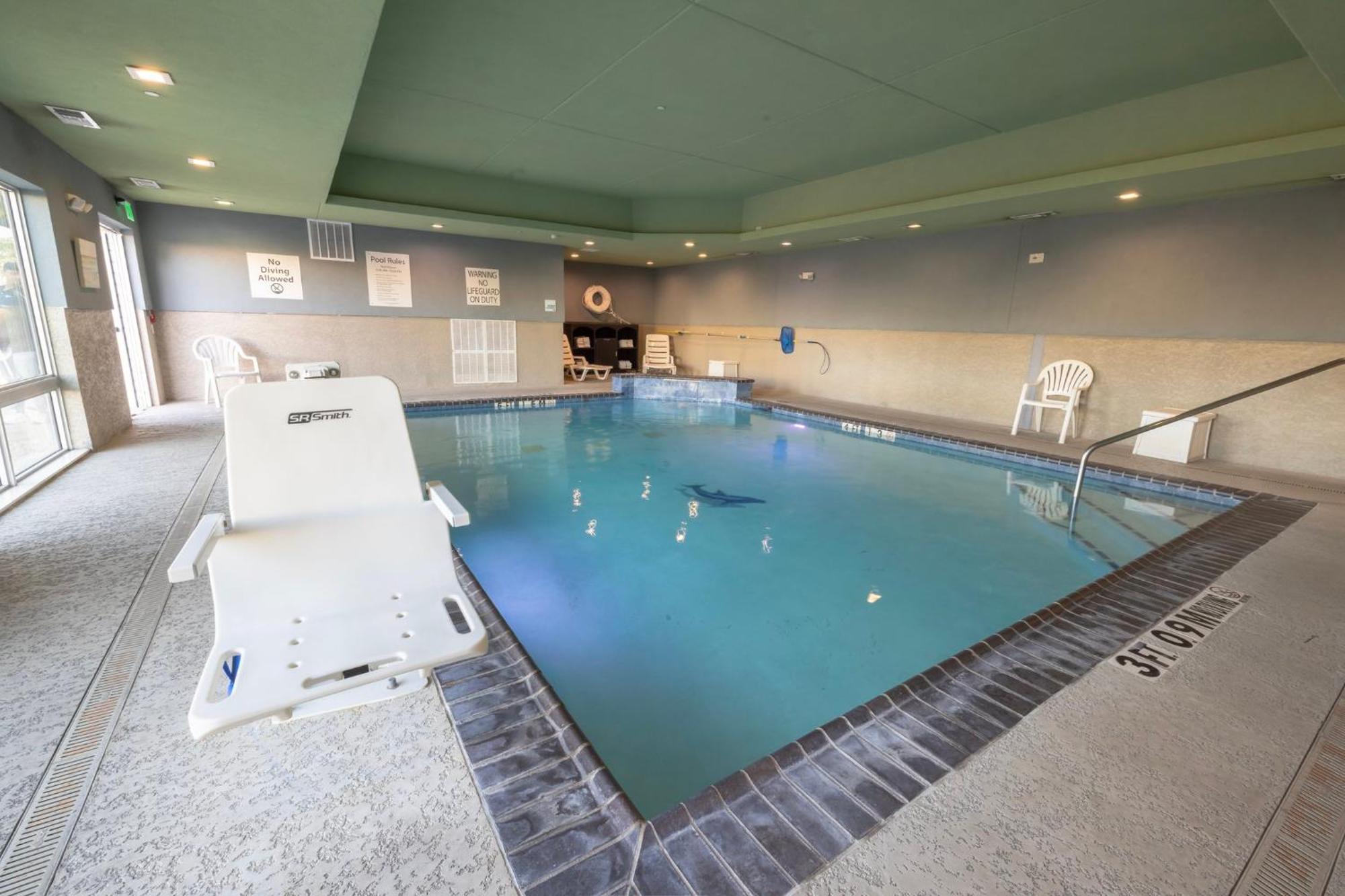 Holiday Inn Express & Suites Dallas Ne Arboretum Ґарланд Екстер'єр фото